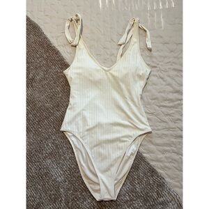 Shade & Shore Ribbed Plunge Front One Piece - L